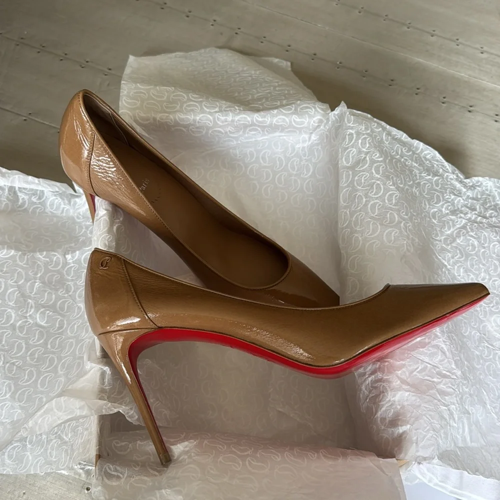 Christian Louboutin sporty Kate beige camel lionne stiletto sz 41